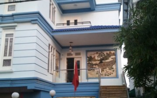 Thi công cầu thang kính tại Hưng Yên
